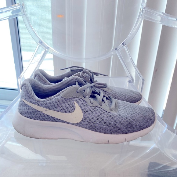 Nike Shoes - Nike - Tanjun